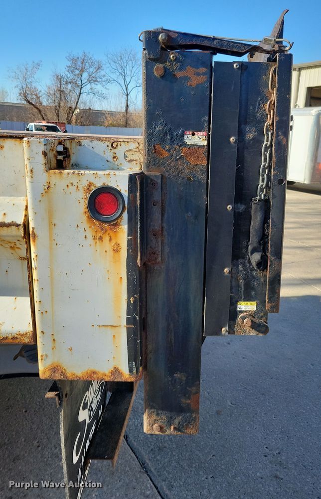 image for item LC9305 2013 Ford F350 Super Duty  SuperCab dump bed pickup truck