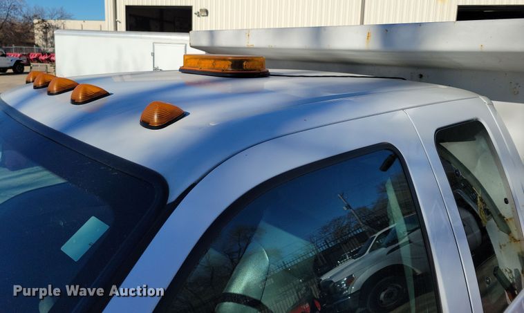 image for item LC9305 2013 Ford F350 Super Duty  SuperCab dump bed pickup truck