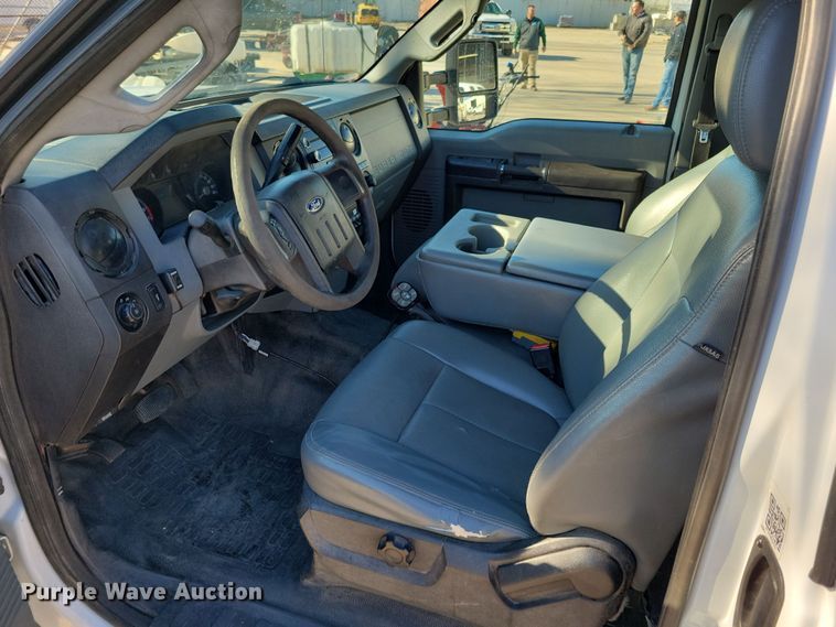 image for item LC9305 2013 Ford F350 Super Duty  SuperCab dump bed pickup truck