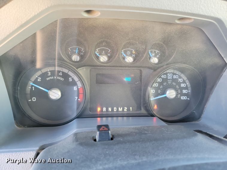 image for item LC9305 2013 Ford F350 Super Duty  SuperCab dump bed pickup truck