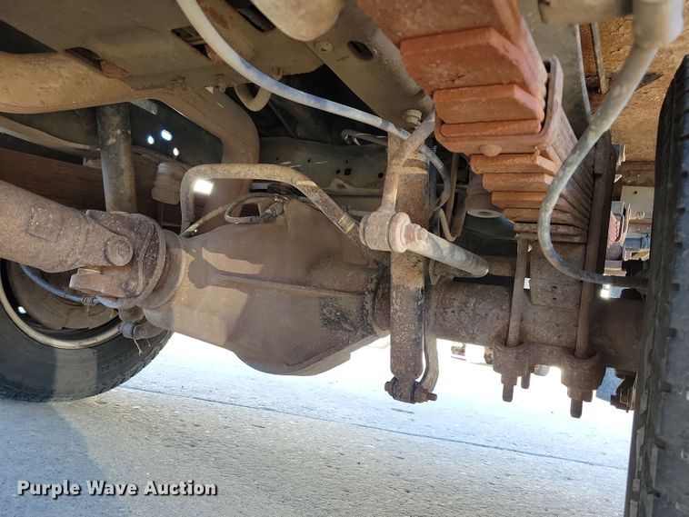 image for item LC9305 2013 Ford F350 Super Duty  SuperCab dump bed pickup truck