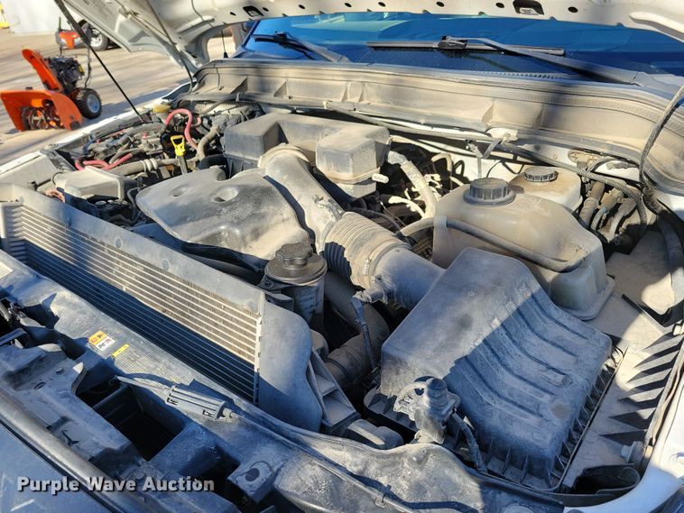 image for item LC9305 2013 Ford F350 Super Duty  SuperCab dump bed pickup truck