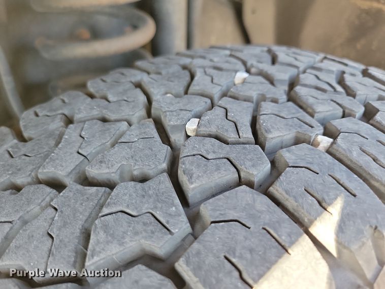 image for item LC9305 2013 Ford F350 Super Duty  SuperCab dump bed pickup truck