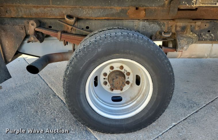 image for item LC9305 2013 Ford F350 Super Duty  SuperCab dump bed pickup truck