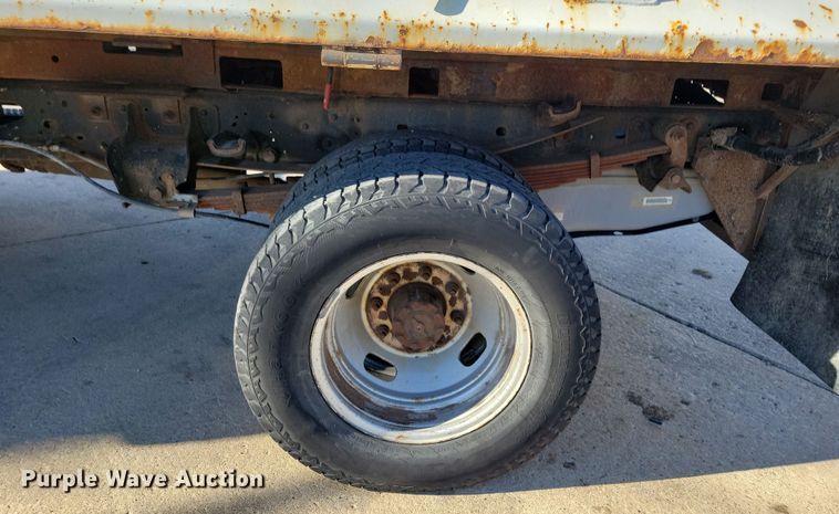 image for item LC9305 2013 Ford F350 Super Duty  SuperCab dump bed pickup truck