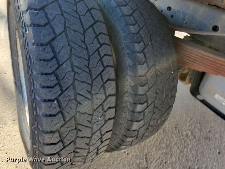 image for item LC9305 2013 Ford F350 Super Duty  SuperCab dump bed pickup truck