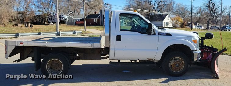 image for item LC9308 2011 Ford F350 Super Duty  flatbed pickup truck