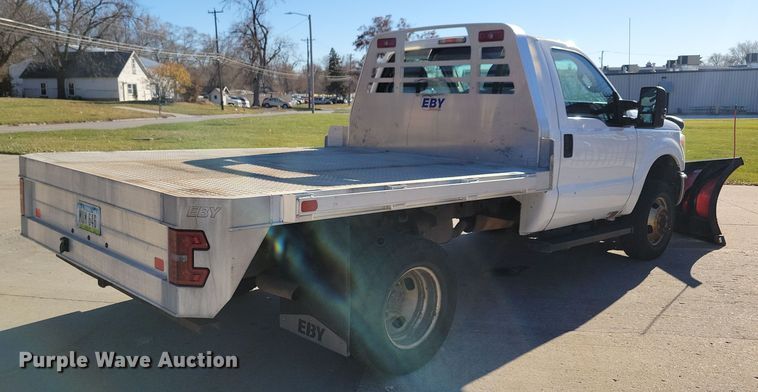 image for item LC9308 2011 Ford F350 Super Duty  flatbed pickup truck