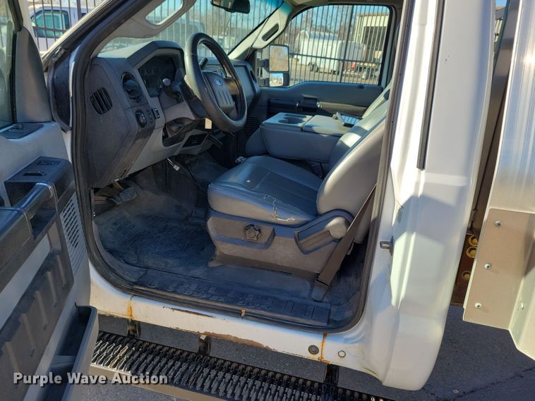 image for item LC9308 2011 Ford F350 Super Duty  flatbed pickup truck