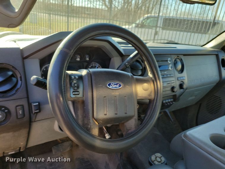 image for item LC9308 2011 Ford F350 Super Duty  flatbed pickup truck