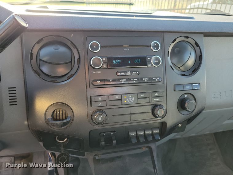 image for item LC9308 2011 Ford F350 Super Duty  flatbed pickup truck