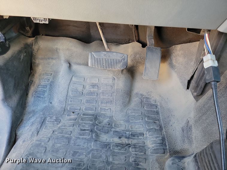 image for item LC9308 2011 Ford F350 Super Duty  flatbed pickup truck