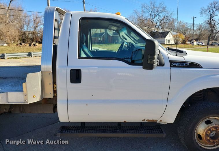 image for item LC9308 2011 Ford F350 Super Duty  flatbed pickup truck