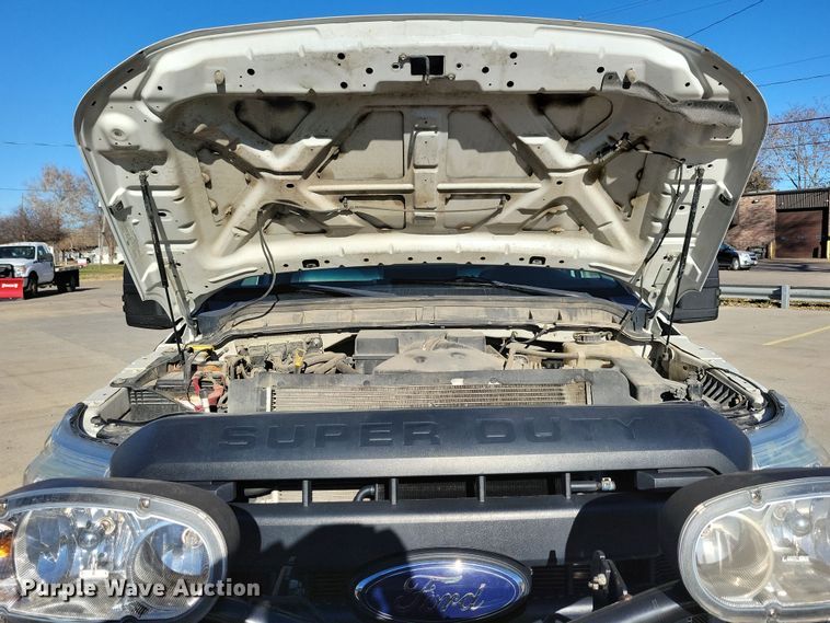 image for item LC9308 2011 Ford F350 Super Duty  flatbed pickup truck