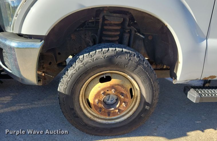 image for item LC9308 2011 Ford F350 Super Duty  flatbed pickup truck