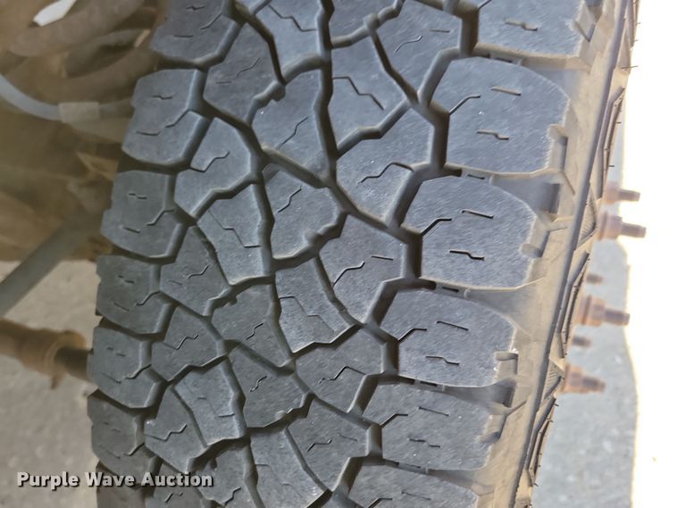 image for item LC9308 2011 Ford F350 Super Duty  flatbed pickup truck