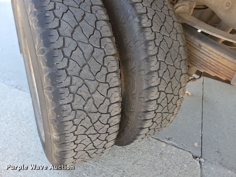 image for item LC9308 2011 Ford F350 Super Duty  flatbed pickup truck