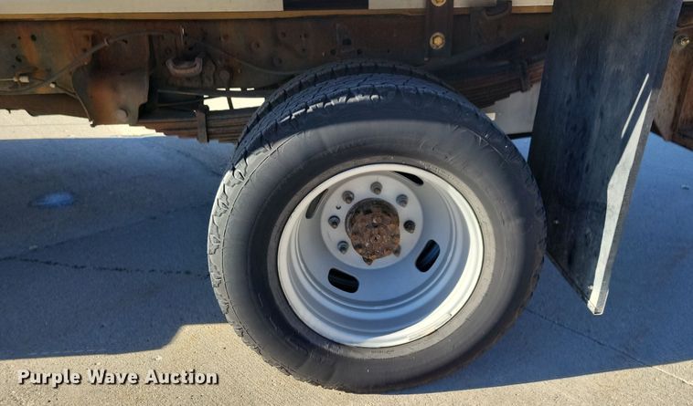 image for item LC9308 2011 Ford F350 Super Duty  flatbed pickup truck