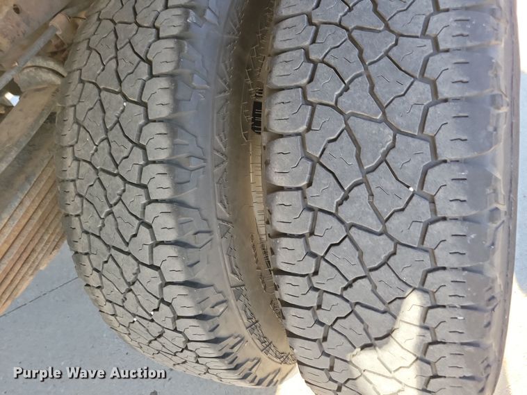 image for item LC9308 2011 Ford F350 Super Duty  flatbed pickup truck