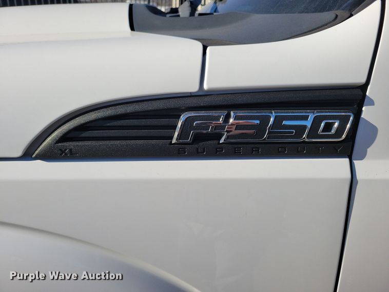 image for item LC9308 2011 Ford F350 Super Duty  flatbed pickup truck