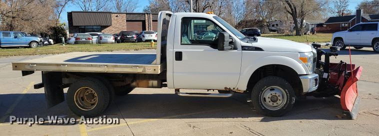 image for item LC9309 2011 Ford F350 Super Duty  flatbed pickup truck
