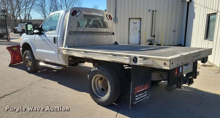 image for item LC9309 2011 Ford F350 Super Duty  flatbed pickup truck