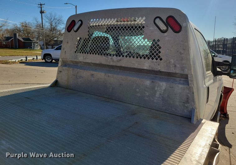 image for item LC9309 2011 Ford F350 Super Duty  flatbed pickup truck