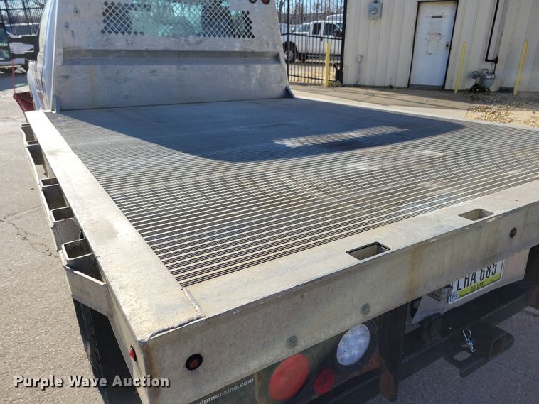 image for item LC9309 2011 Ford F350 Super Duty  flatbed pickup truck