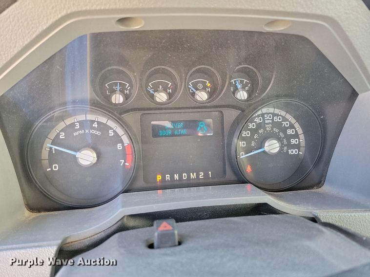 image for item LC9309 2011 Ford F350 Super Duty  flatbed pickup truck