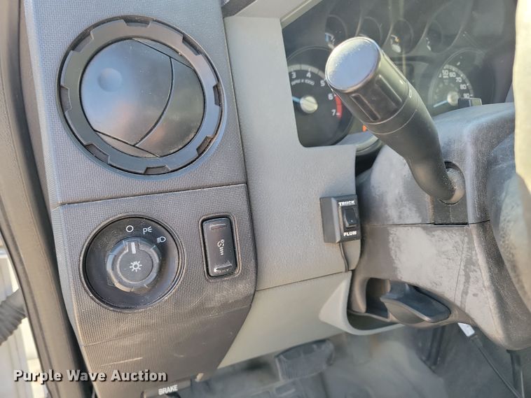 image for item LC9309 2011 Ford F350 Super Duty  flatbed pickup truck