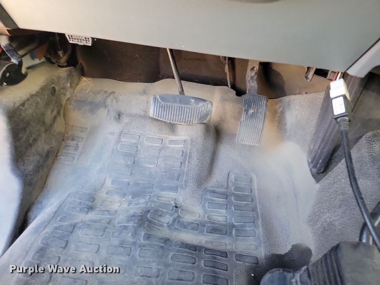 image for item LC9309 2011 Ford F350 Super Duty  flatbed pickup truck