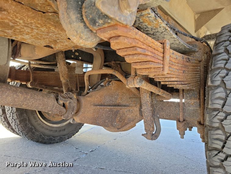 image for item LC9309 2011 Ford F350 Super Duty  flatbed pickup truck