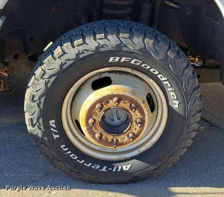 image for item LC9309 2011 Ford F350 Super Duty  flatbed pickup truck