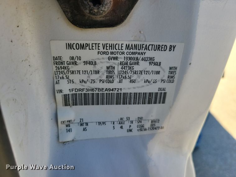 image for item LC9309 2011 Ford F350 Super Duty  flatbed pickup truck