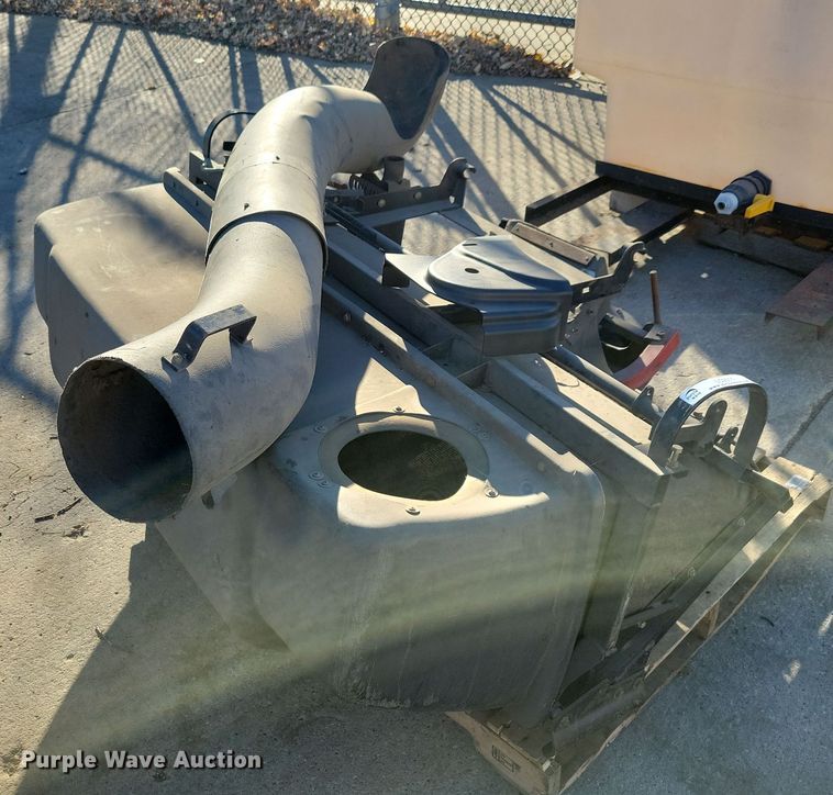 image for item LC9311 Exmark  grass bagger