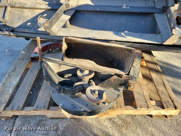 image for item LC9311 Exmark  grass bagger