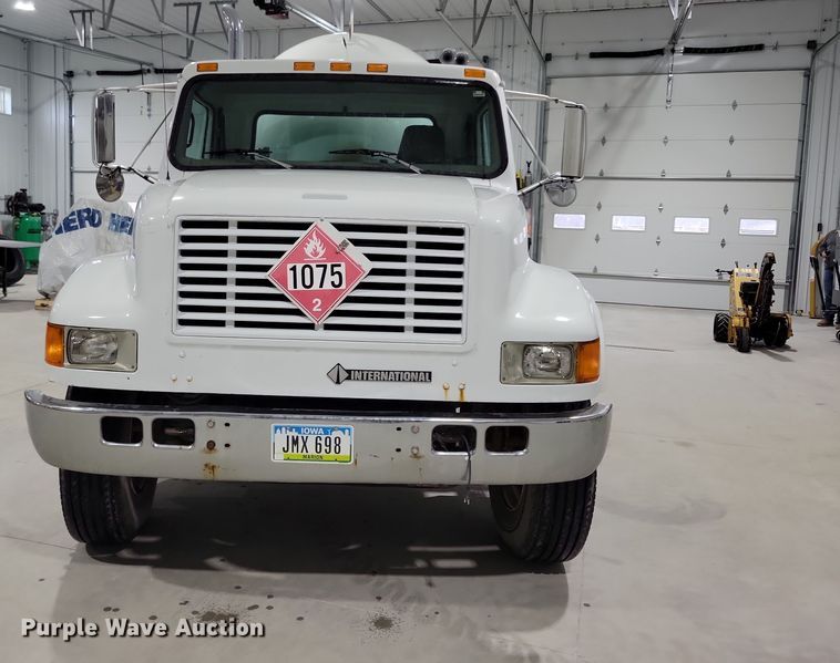 image for item LC9315 1997 International 4700 propane delivery truck