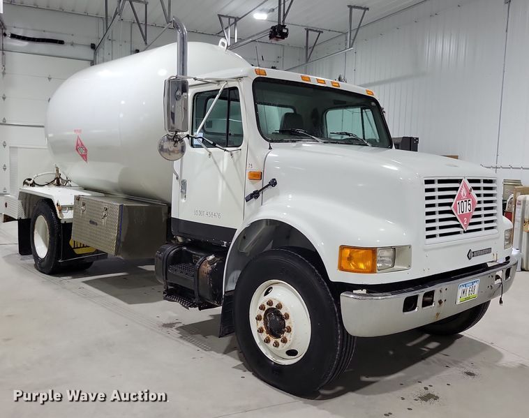 image for item LC9315 1997 International 4700 propane delivery truck
