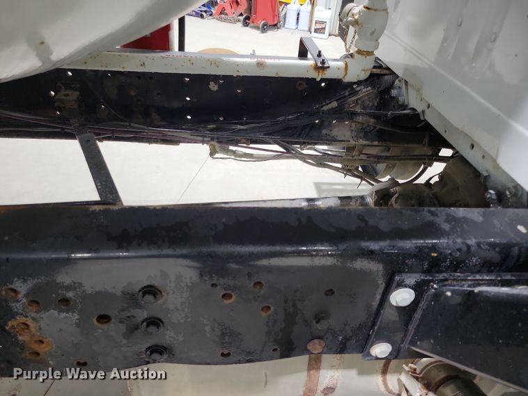 image for item LC9315 1997 International 4700 propane delivery truck