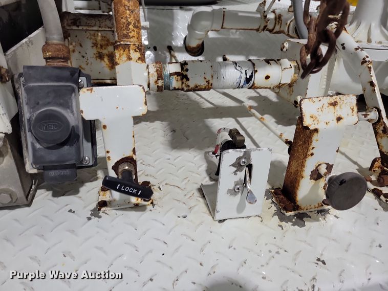 image for item LC9315 1997 International 4700 propane delivery truck