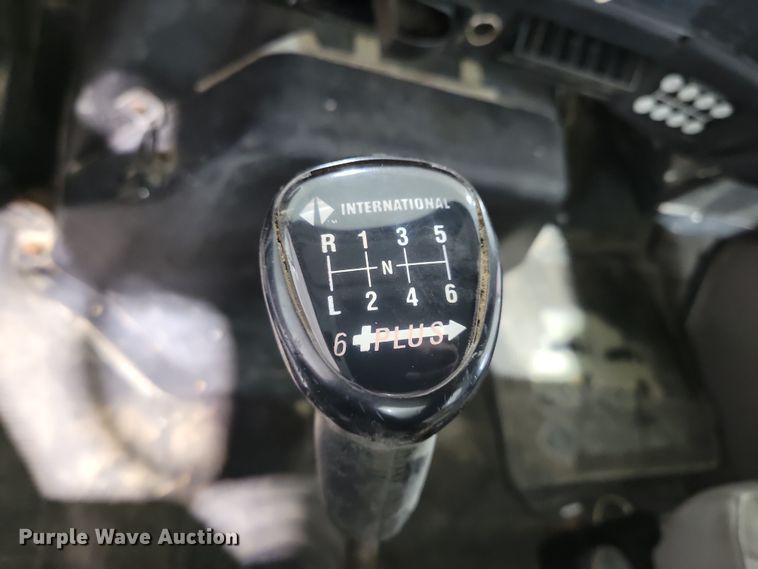 image for item LC9315 1997 International 4700 propane delivery truck