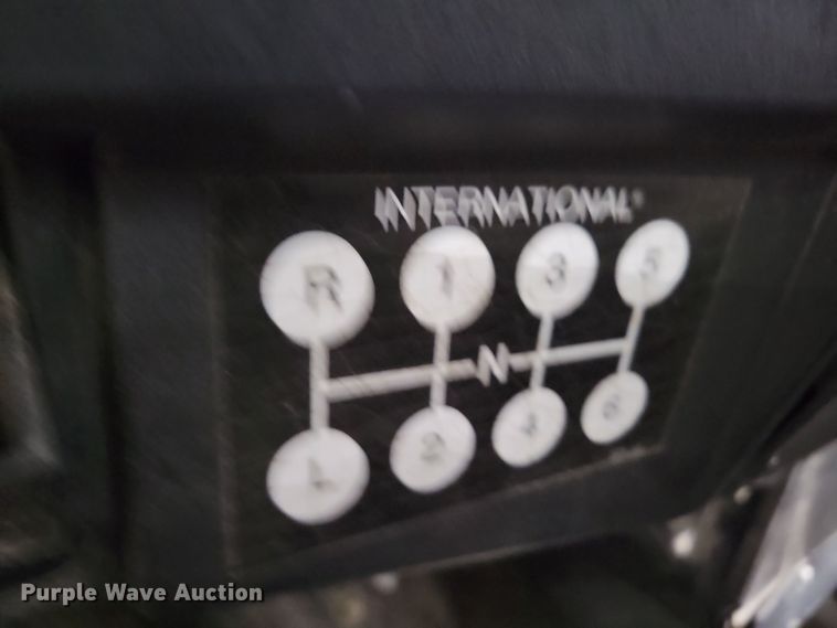 image for item LC9315 1997 International 4700 propane delivery truck