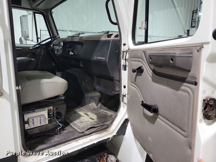 image for item LC9315 1997 International 4700 propane delivery truck