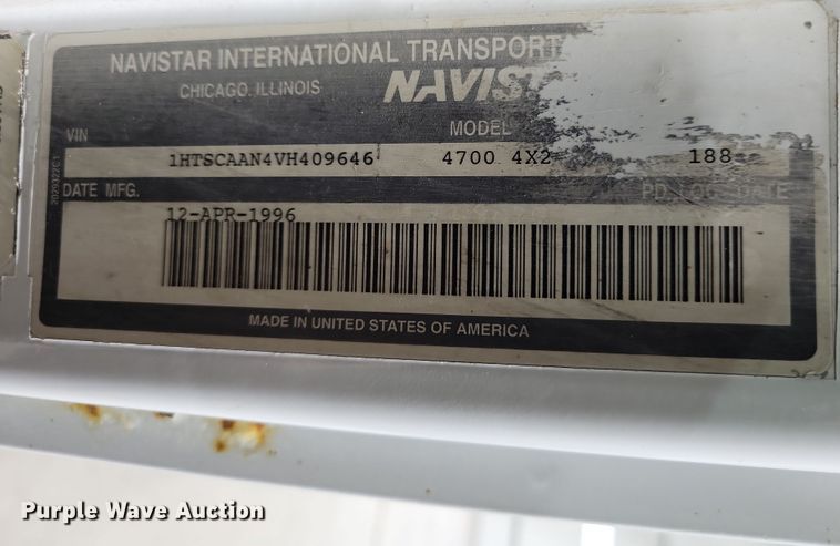 image for item LC9315 1997 International 4700 propane delivery truck