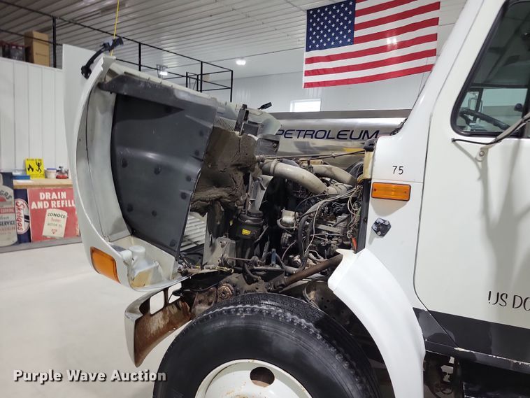 image for item LC9315 1997 International 4700 propane delivery truck