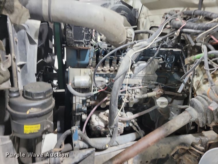 image for item LC9315 1997 International 4700 propane delivery truck