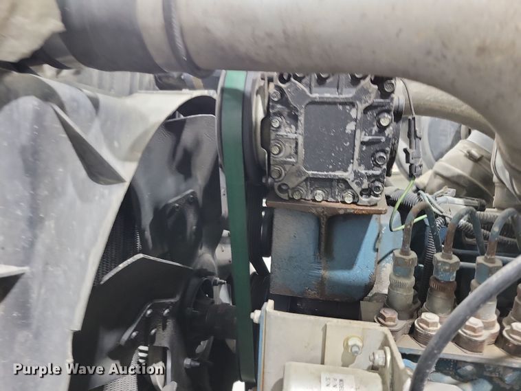 image for item LC9315 1997 International 4700 propane delivery truck