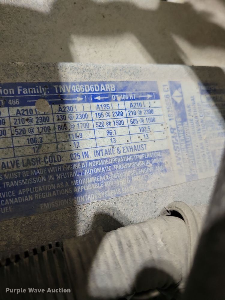 image for item LC9315 1997 International 4700 propane delivery truck