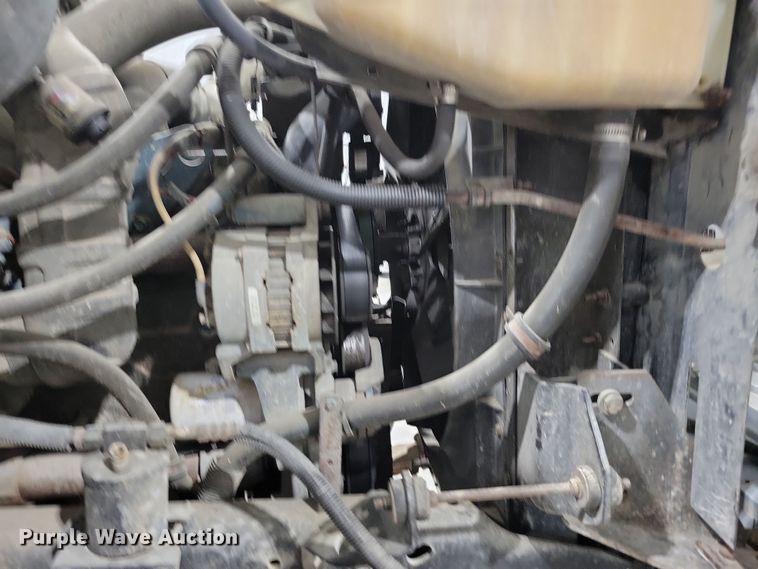 image for item LC9315 1997 International 4700 propane delivery truck