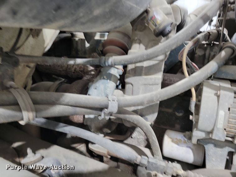 image for item LC9315 1997 International 4700 propane delivery truck